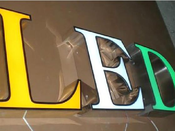 富宁介绍LED招牌的基础知识。