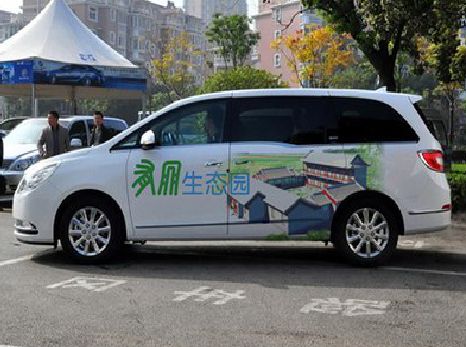 富宁户外车贴喷绘如何保持效果?